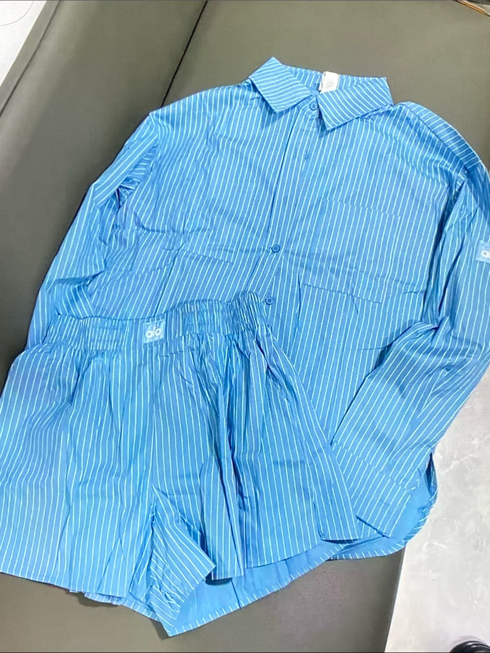 ALO Yoga Men’s Blue Pinstripe Button-Down Shirt Set Size M